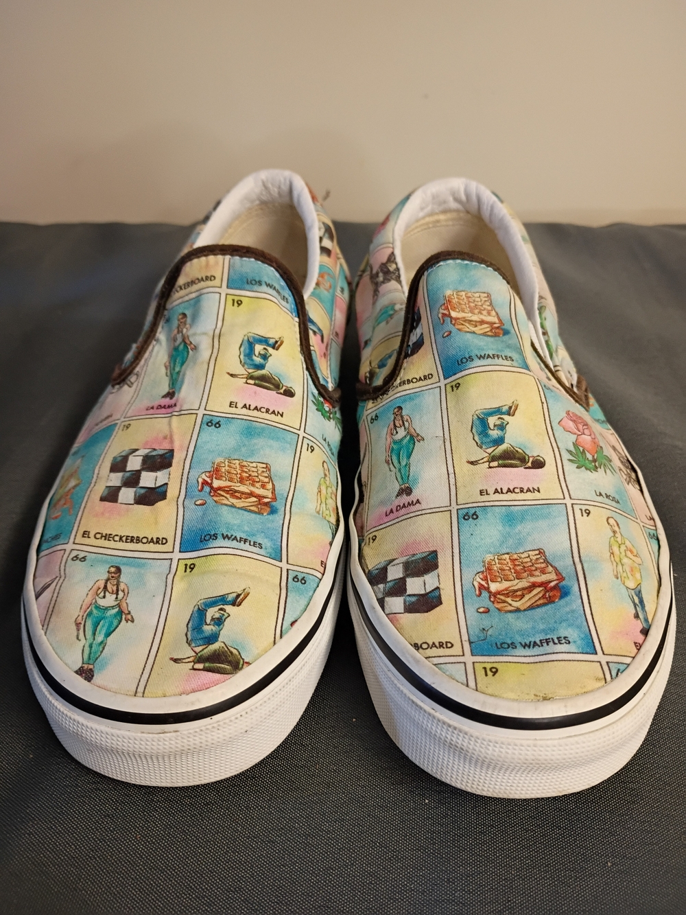 VANS CLASSIC SLIP ON “LOS VANS “LA LOTERÍA WOMEN SIZE 7.5 /MENS SIZE 6